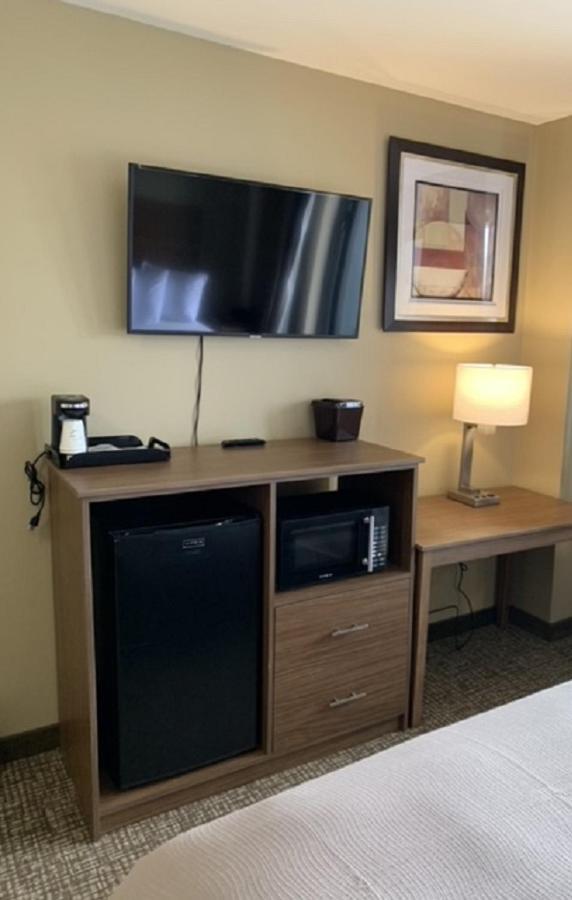 Astoria Delancy Inn & Suites New York Bagian luar foto